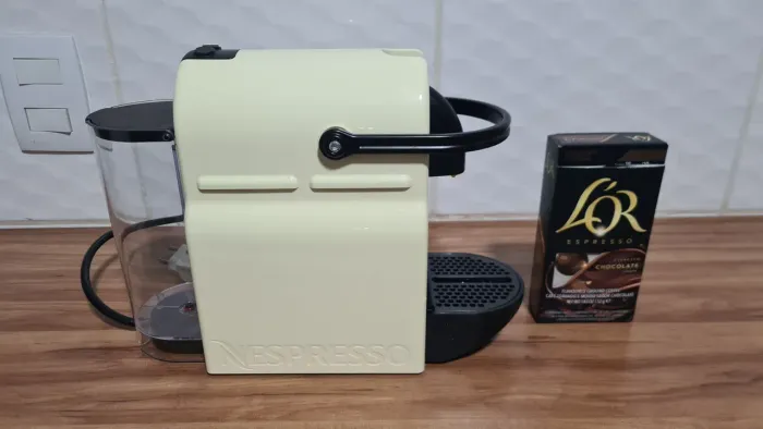 Cafeteira nespresso inissia D40 branca 220v