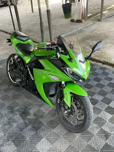 Moto Elétrica Naked - Bashi