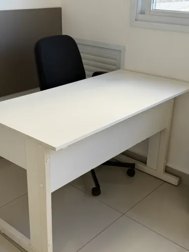Mesa de escritório + cadeira 