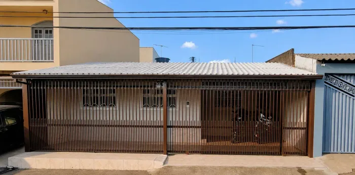 Vendo Ótima Casa Toda Reformada
