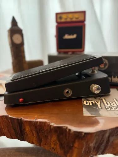 Pedal de Guitarra Dunlop Cry Baby 535Q