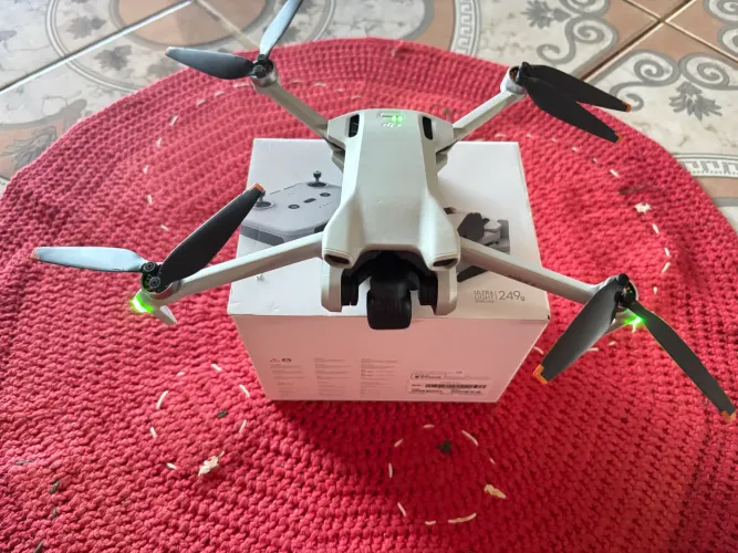 Drone Dji Mini 3 Standard (sem Tela) Br - DJI038
