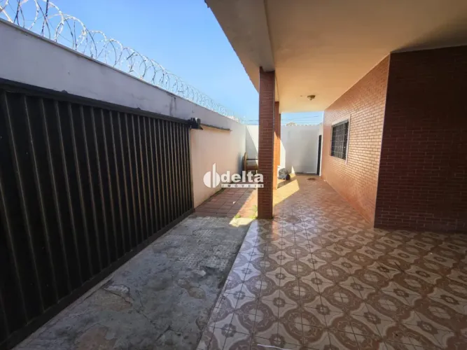 Casa residencial com 4 quartos sendo 1 suíte disponível para locação no bairro Nossa Senho