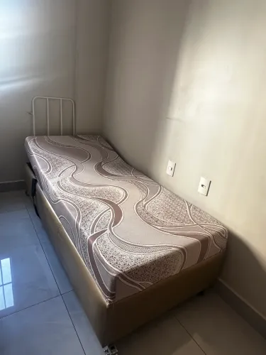 Cama articulada elétrica hospitalar