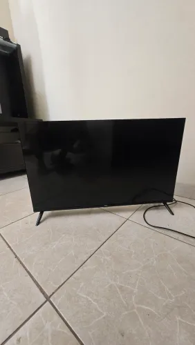 Smart TV TCL 32 polegadas modelo 2024, muito nova e pouco usada!!!