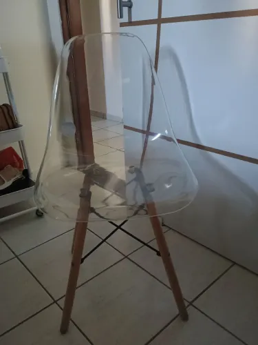 Cadeira em estado de nova