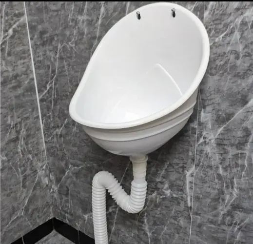 Mictório para banheiro Masculino, com mangueira! Cor branco, bica grande, Novo R$ 80,00
