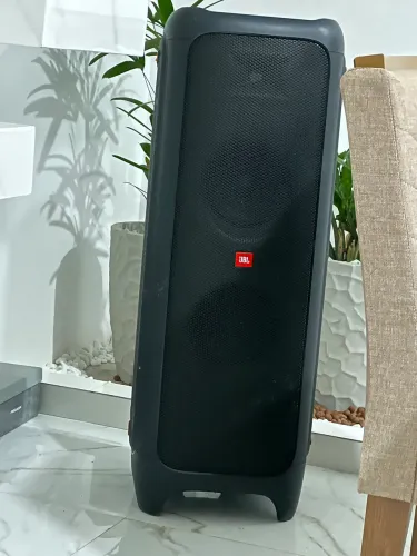 Vende-se Caixa de Som JBL PartyBox 1000