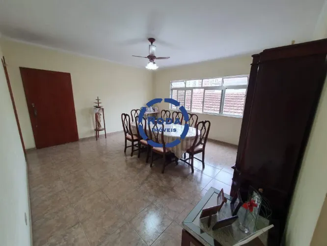 Apartamento próximo da praia a venda com garagem fechada em Santos, localizado no bairro d
