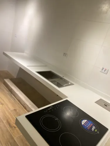 Piá de Cozinha Esculpida em Porcelanato - Moderna e sob medida