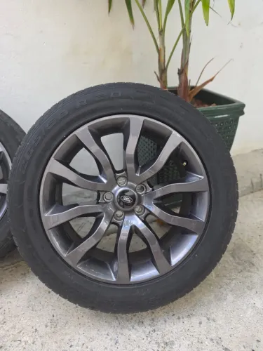 Jogo de rodas + pneus Land Rover Range Rover Sport 2015