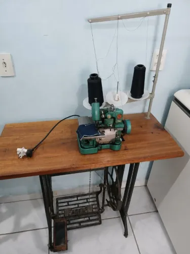 Máquina de costura overlock "chinesinha" Gn1 6D