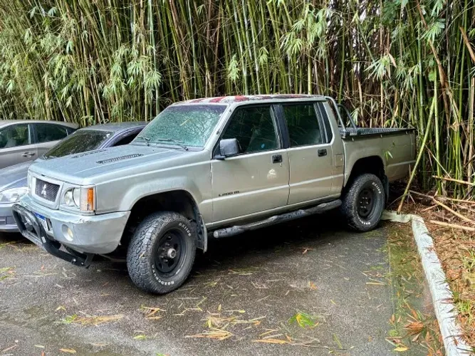 Mitsubishi L200 GL 2.5 4X4 CD Diesel 2002