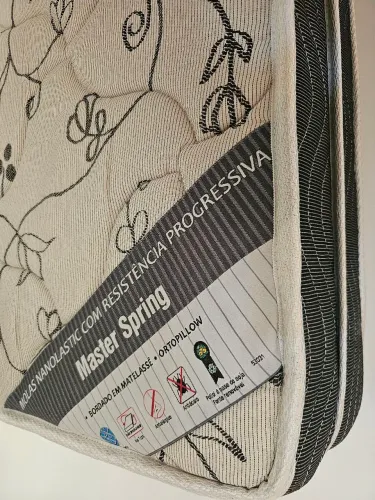 2 Colchões solteiro com molas (sem uso)