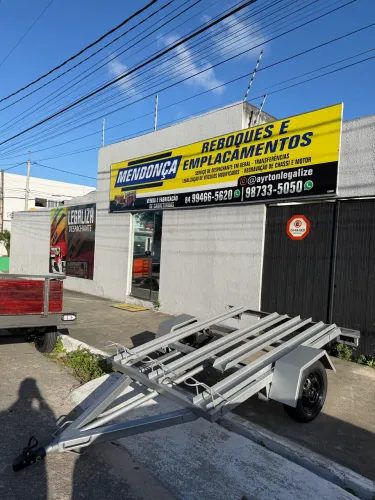 Reboque para três motos