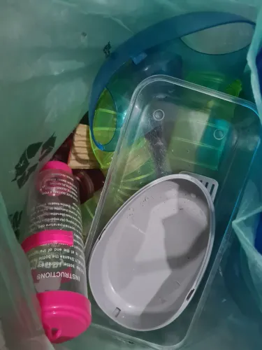 Doação casinha, bebedouro e tubos para hamster anão russo
