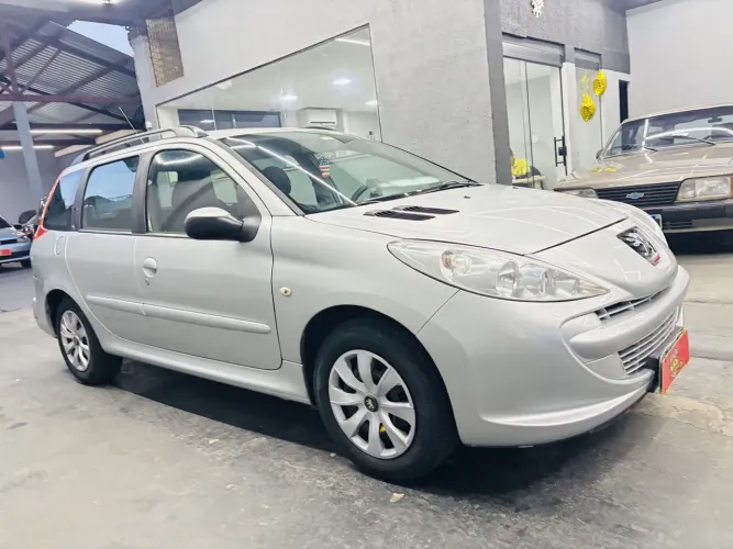 Peugeot 207 SW XR Sport 1.4 Flex 8V 5P 2012