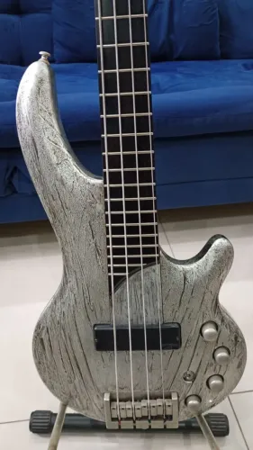 Baixo cort curbow 4 cordas ativo e passivo com Bartolini 