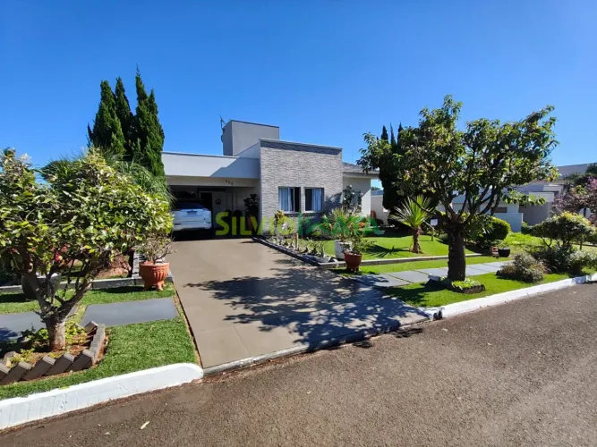 Casa à Venda no Condomínio Itirapuã / Marialva- PR