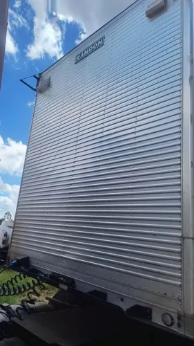 Carreta randon baú 30 paletes