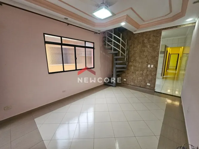 Casa em Rua São Vicente - Jardim Casqueiro - Cubatão/SP