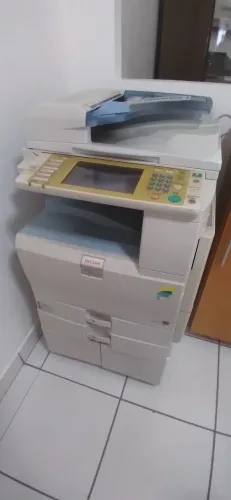 VENDE-SE IMPRESSORA RICOOH Ricoh Aficio MP C2550 é uma multifuncional laser colorida, volt
