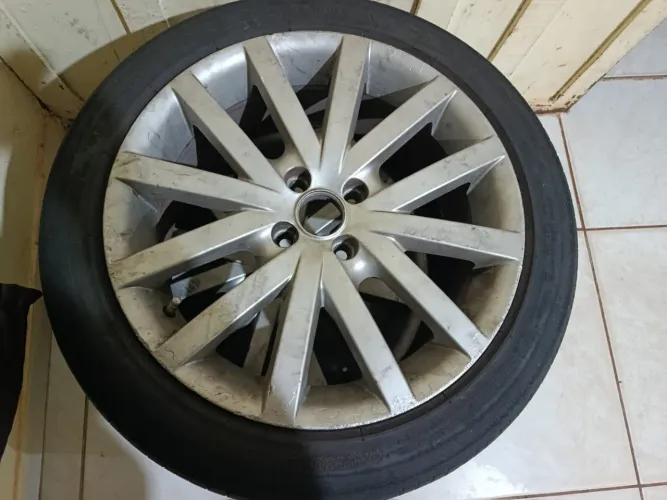 Vendo ou troco roda completa aro 17