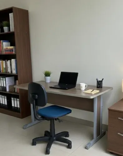 Mesa de escritório com cadeira preço top