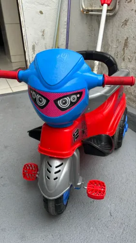 Triciclo infantil 