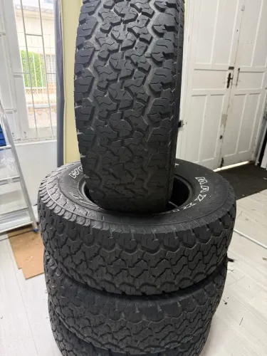 ? Jogo de 4 Pneus Maxxis Worm Drive A/T 265/70 R17