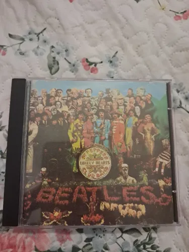 CD The Beatles - Sgt.Pepper's Lonely Hearts Club Band - Seminovo