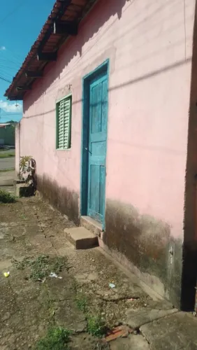 Aluga-se Casa