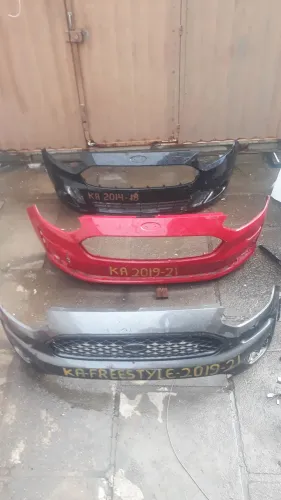 Parachoques dianteiro Ford ka originais freestyle  e outros aparti R$320 reais 