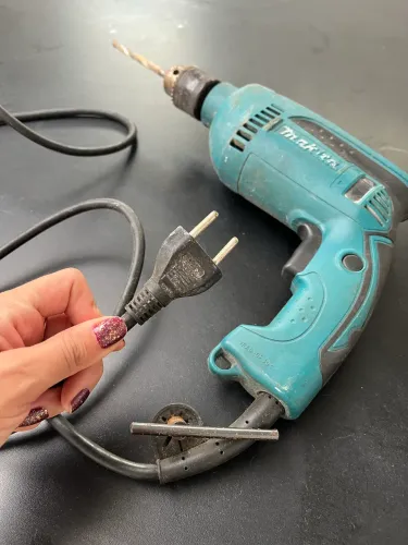 Furadeira Makita 220v