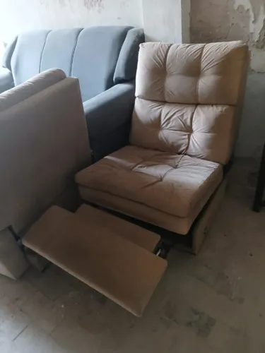 Poltronas e Cadeira Usadas
