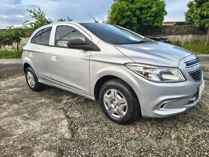 Chevrolet Onix Hatch LT 1.0 8V Flex Power Mec. 4P 2015
