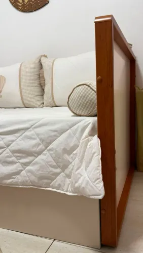 Cama babá com auxiliar