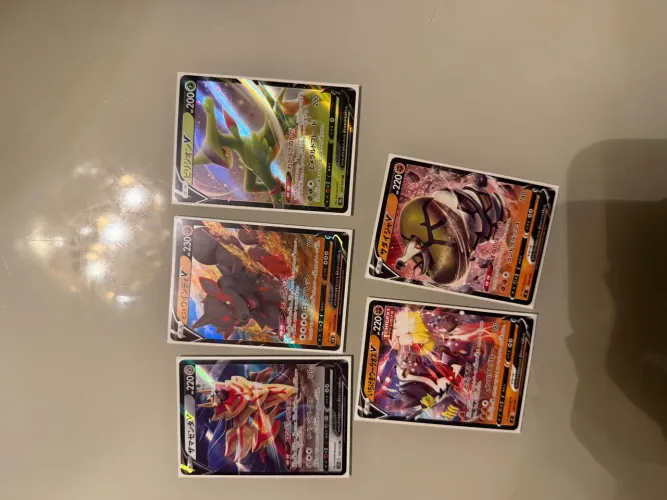 Cartas Pokémon ex V em Japonês e em perfeito estado