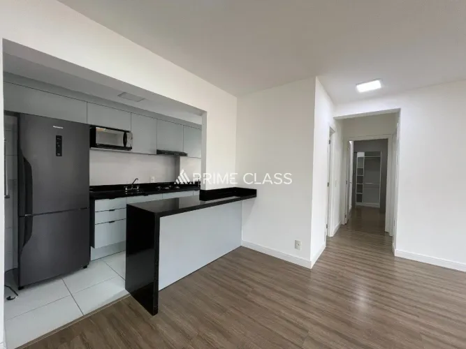 Apartamento 2 dormitórios, 1 suíte, semimobiliado, 2 vagas cobertas, bairro Marechal Rondo