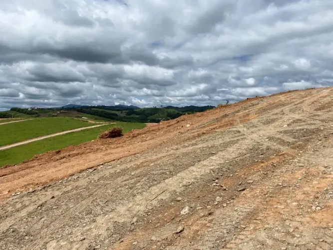 Terrenos em Terra Preta  Fácil Acesso pela Fernão Dias