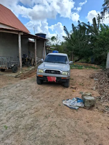 Toyota Hilux CD SR 4X4 3.0 8V 90cv Diesel 2003