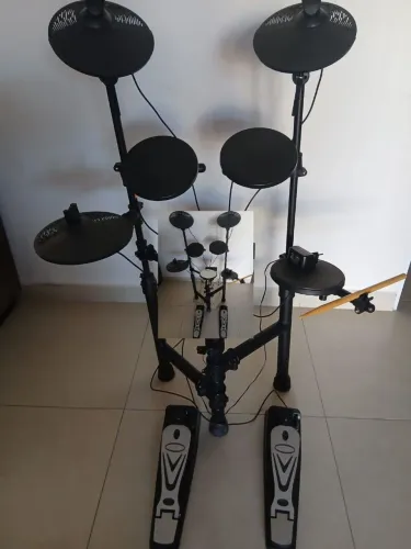 Bateria eletronica tander nagano ótimo estado