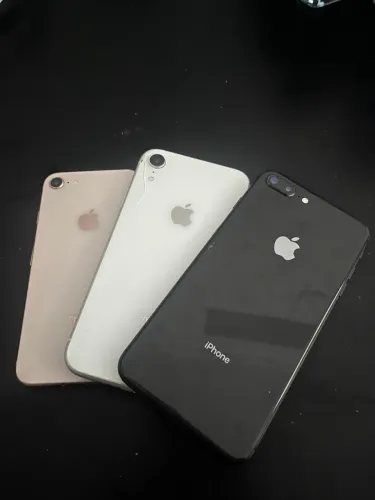 Lote 3 iPhones no estado (Para Peças ou Conserto) - iPhone XR, 8 Plus e 8