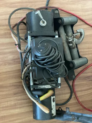 Guincho Elétrico 9000