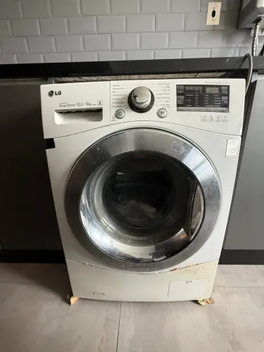 Máquina de lavar lava e seca 