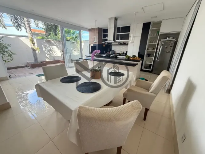 Casa à venda 3 Quartos, 1 Suite, 2 Vagas, 196M², Jardim Imperial, Cuiabá - MT | CONDOMÍNIO