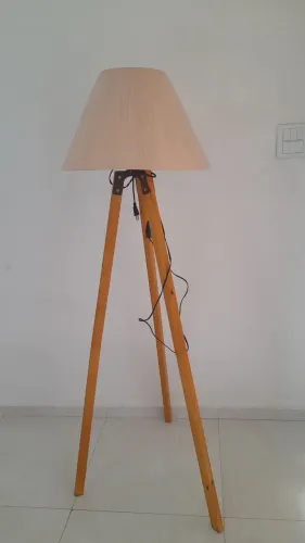Luminária de chão abajur