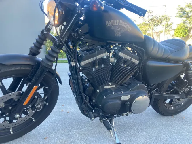 Harley-Davidson XL 883n Iron 2018