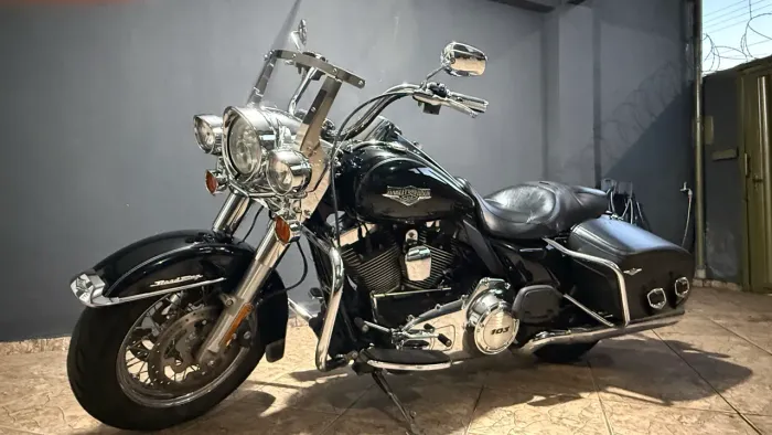Vendo Harley Davidson Road King 2014