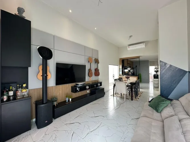 VENDO CASA SEMI MOBILIADA NO JARDINS MARSELHA